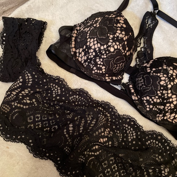 Bundle (: - Picture 3 of 6